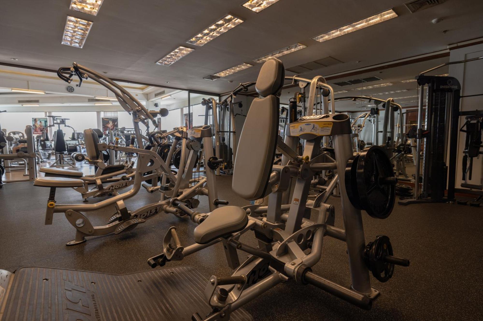 فندق رويال فوكيت سيتي Phuket المظهر الخارجي الصورة The gym at the hotel