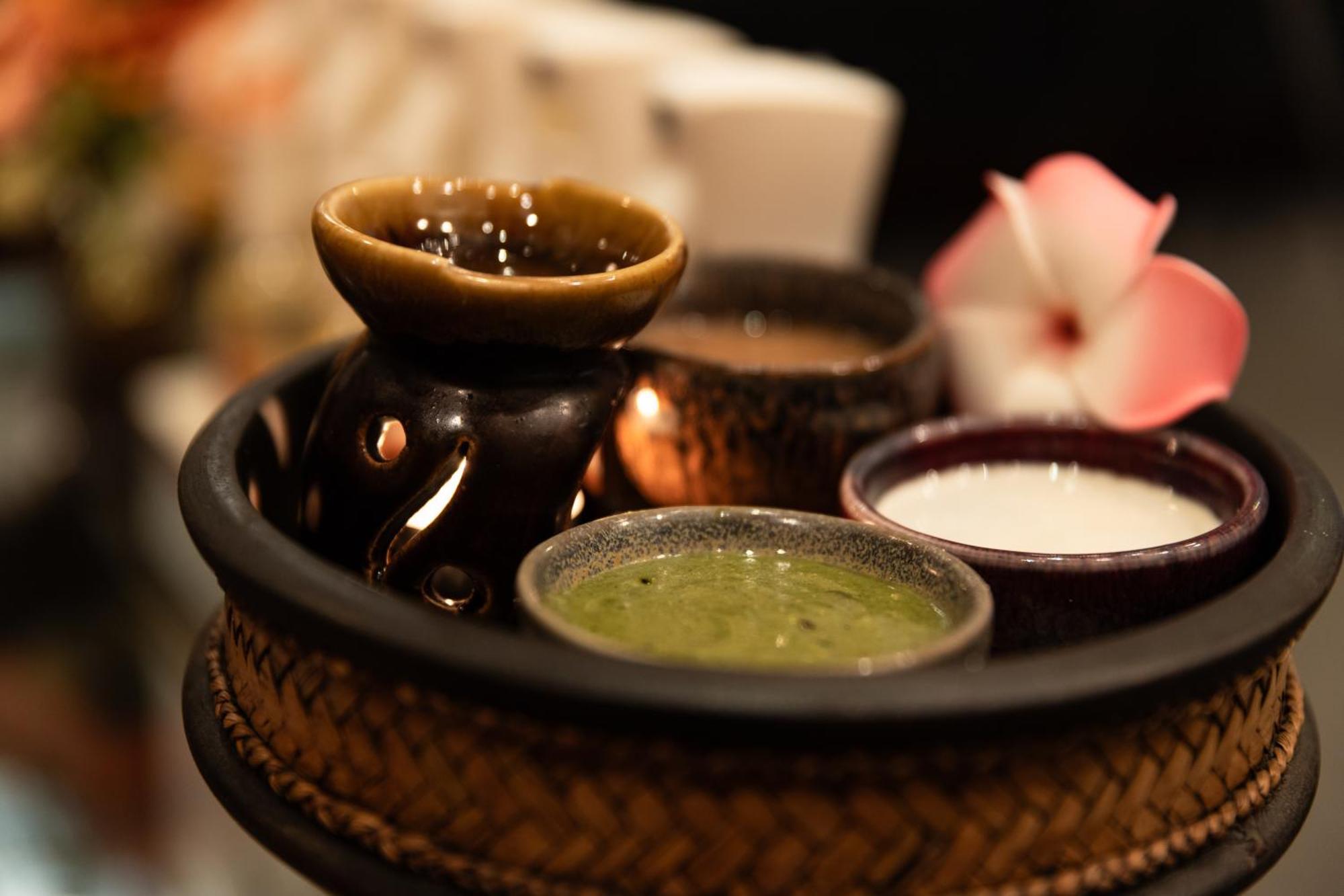 فندق رويال فوكيت سيتي Phuket المظهر الخارجي الصورة Thai spa treatments