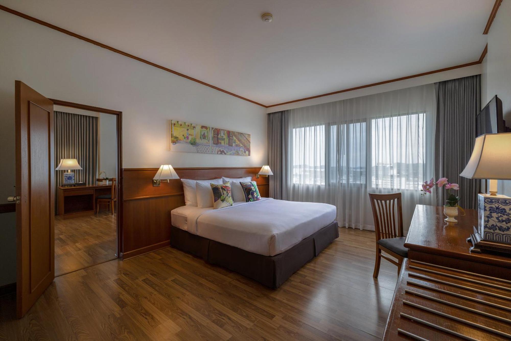 فندق رويال فوكيت سيتي Phuket المظهر الخارجي الصورة A bedroom at the hotel
