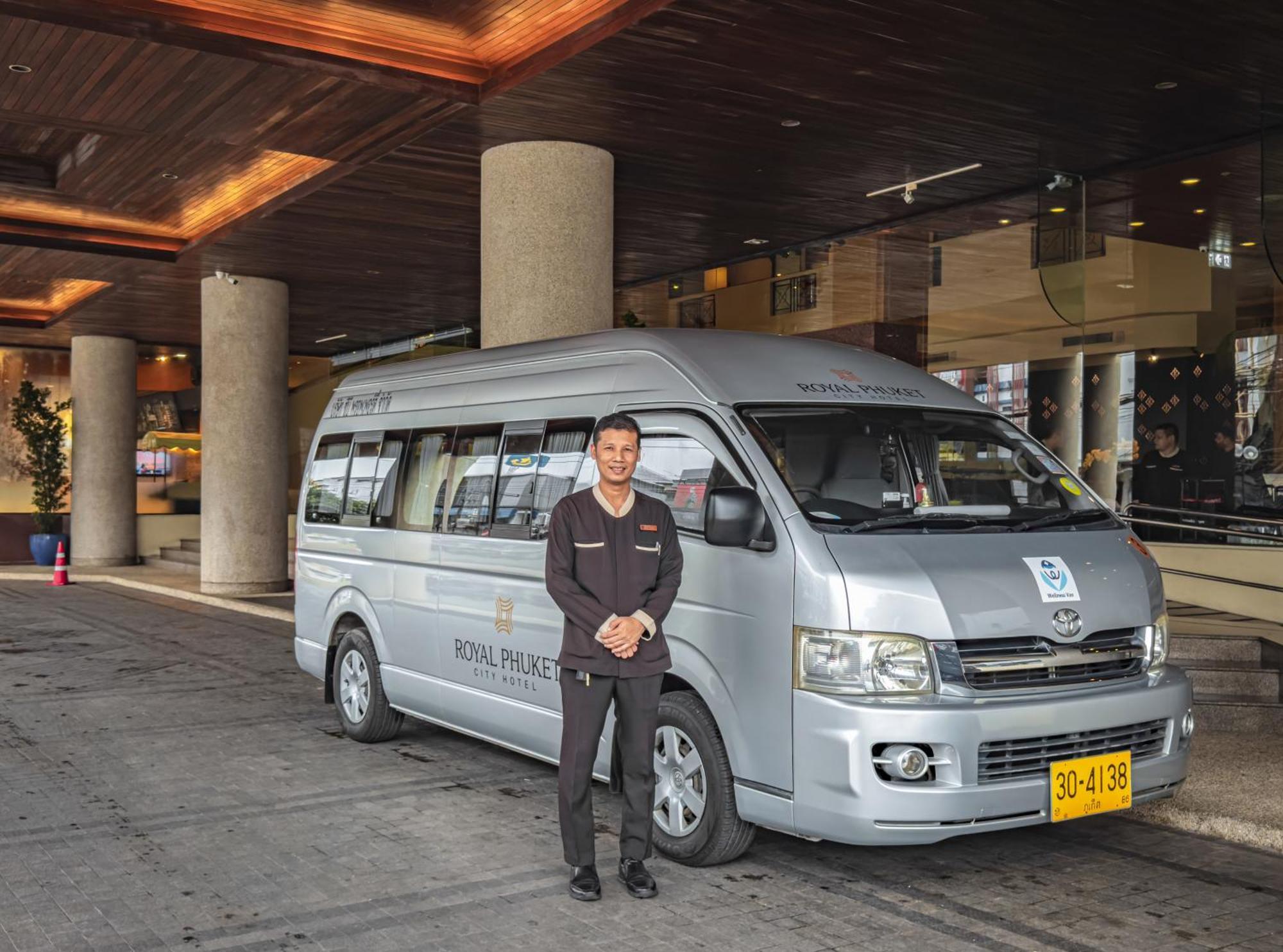 فندق رويال فوكيت سيتي Phuket المظهر الخارجي الصورة Toyota Commuter