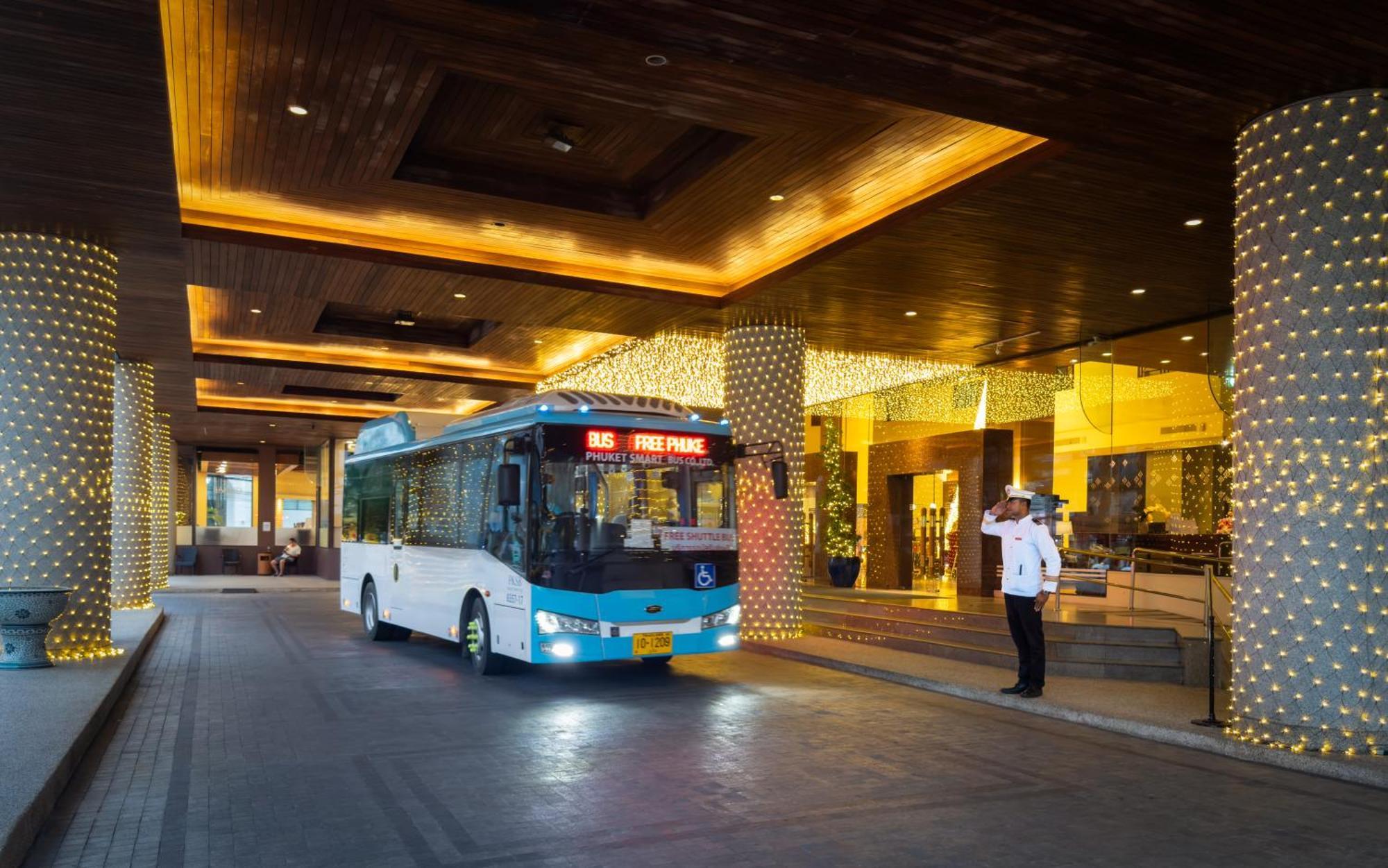 فندق رويال فوكيت سيتي Phuket المظهر الخارجي الصورة Free shuttle bus at the hotel